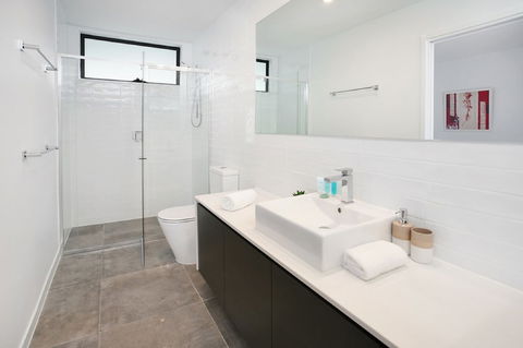 Views From Red Hill - Grafton Accommodation 4