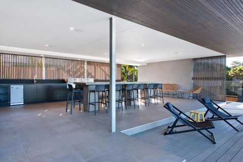 Blueys Beach House 5 Bedroom - Grafton Accommodation 1