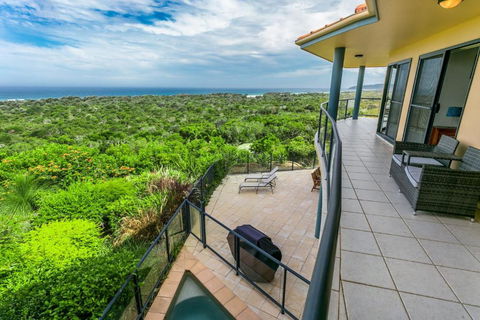 A SWEET ESCAPE Above Byron - Grafton Accommodation 3