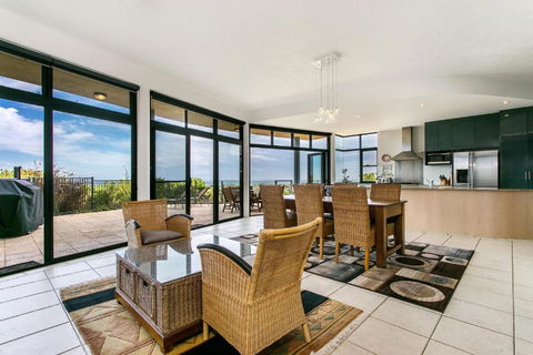 A SWEET ESCAPE Above Byron - Grafton Accommodation 6