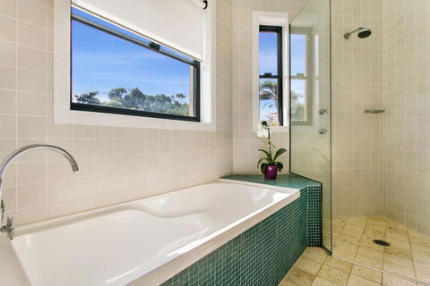 A SWEET ESCAPE Above Byron - Grafton Accommodation 4