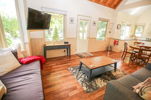 Alpine Arnica Cottage 1 - Grafton Accommodation 5