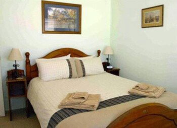 Elm Cottage - Grafton Accommodation 1