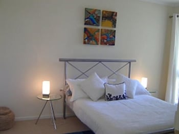 Art On Hart - Grafton Accommodation 2