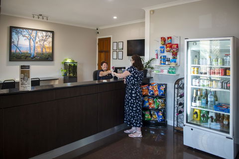 Highlander Motor Inn & Apartments - Grafton Accommodation 4