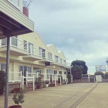 A Great Ocean View Motel - Grafton Accommodation 0