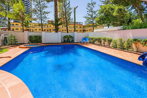 The Ritz Resort - Grafton Accommodation 0