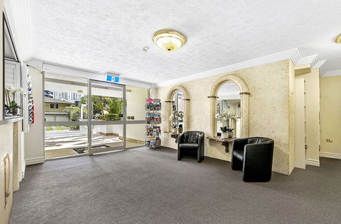 The Ritz Resort - Grafton Accommodation 2