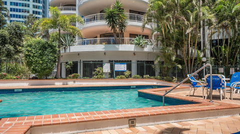 Aegean Apartments - Grafton Accommodation 3