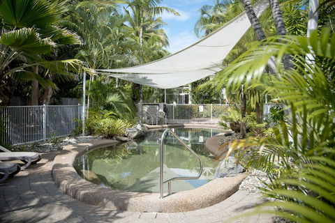 Tropical Nites - Grafton Accommodation 3