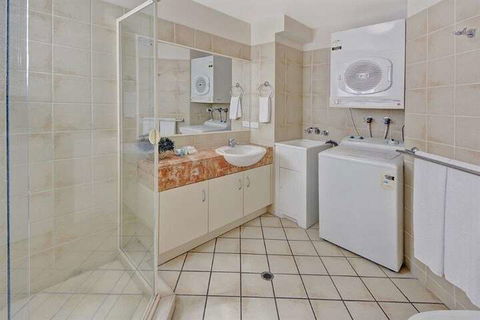 Raffles Mooloolaba - Grafton Accommodation 6