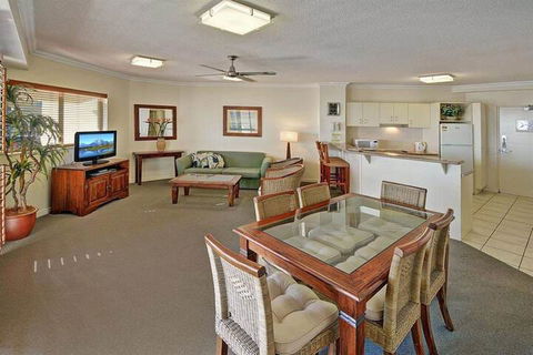 Raffles Mooloolaba - Grafton Accommodation 5