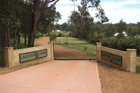 Lakeview Lodge - Grafton Accommodation 1