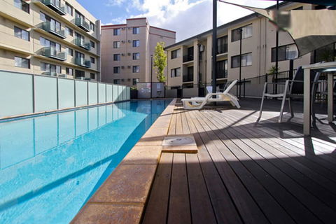 Duke's Apartments - Grafton Accommodation 3