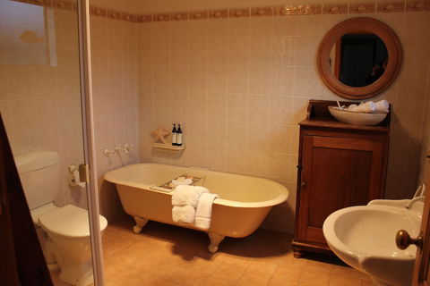 Boathouse - Birks River Retreat - Birks Harbour - Grafton Accommodation 4