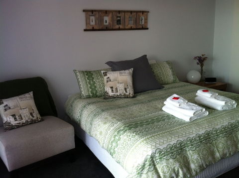 Corinella On The Esplanade Bed & Breakfast - Grafton Accommodation 5