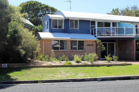 At WAVERIDER 2 - Grafton Accommodation 5