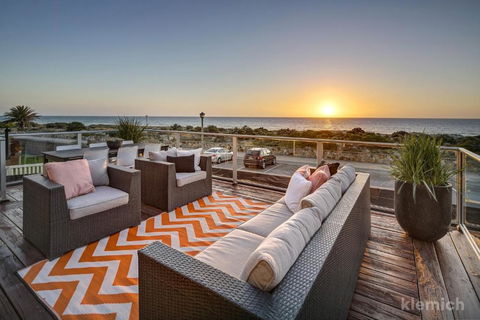 The Beach House At Grange - Grafton Accommodation 5