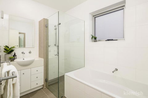 The Beach House At Grange - Grafton Accommodation 3