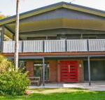Red Door Beach House Marcoola Beach PET FRIENDLY FOXTEL WIFI 500 BOND Linen Supplied - Grafton Accommodation
