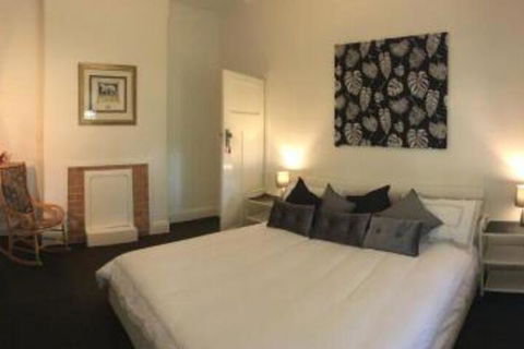 Cowan Street Bungalow - Grafton Accommodation 7