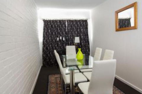 Cowan Street Bungalow - Grafton Accommodation 5