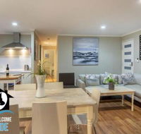 Almost New  Sea  Lake Views - Grafton Accommodation