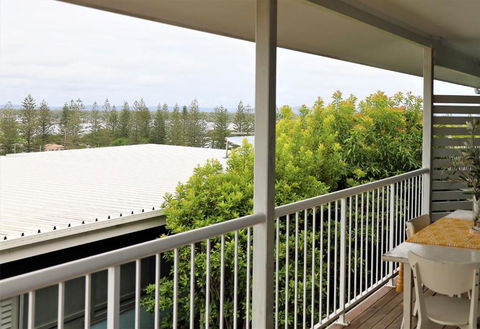 Beaches 1 - Grafton Accommodation 5