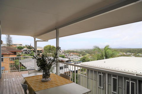 Beaches 1 - Grafton Accommodation 4