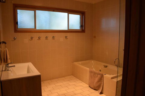 Tranquillity Beach House - Grafton Accommodation 1