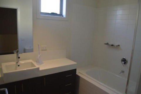 Family Friendly Unit - Grafton Accommodation 5