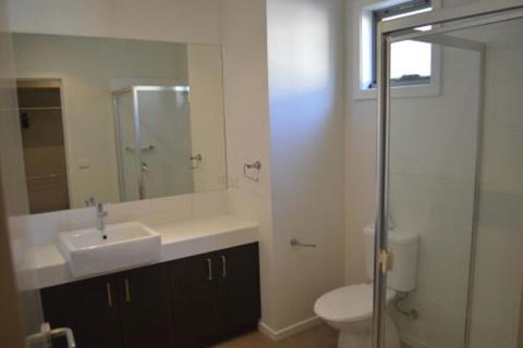 Family Friendly Unit - Grafton Accommodation 7