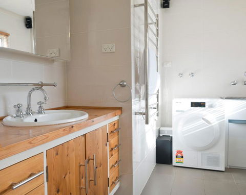 29 Jane - Grafton Accommodation 1
