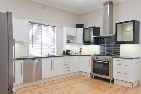 29 Jane - Grafton Accommodation 4