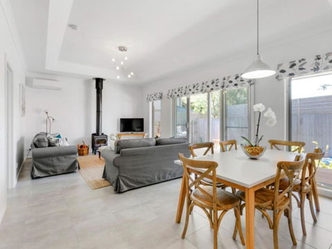 Venice On The Beach - Grafton Accommodation 2