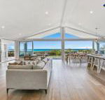 Dayz Dreamin pool gas fireplace  beachfront - Grafton Accommodation