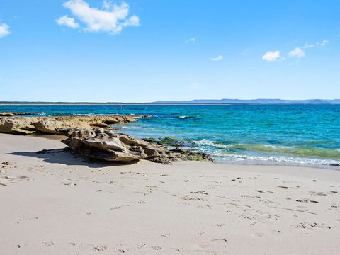 Beach Escape At Currarong Basic Family Accommodation - Grafton Accommodation 2