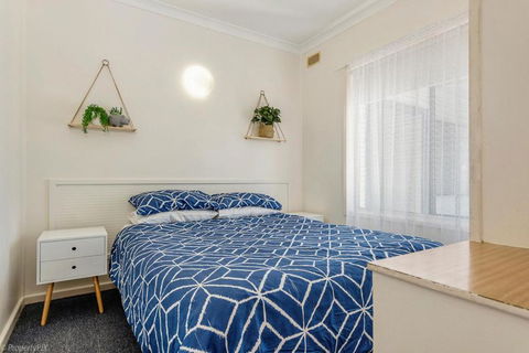 Jamaica Holiday Units - Grafton Accommodation 5