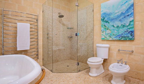 Cherubino Wines Guest Houses - Grafton Accommodation 1