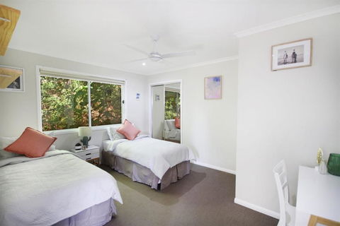 STUNNING HOME WITH SPECTACULAR VIEWS & CLOSE TO THE BEACH - Grafton Accommodation 3