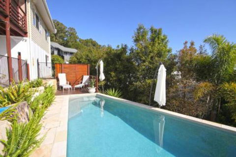 STUNNING HOME WITH SPECTACULAR VIEWS & CLOSE TO THE BEACH - Grafton Accommodation 0