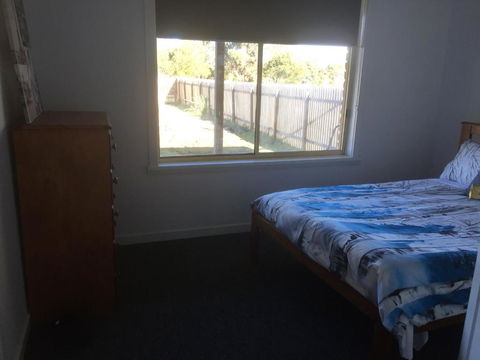 At HOME On HOLMES - Grafton Accommodation 3
