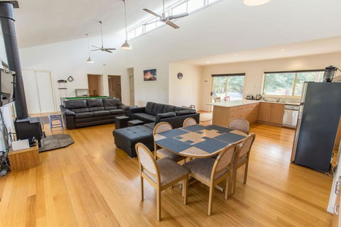 Acacia Lakehouse The Lake At Your Doorstep - Grafton Accommodation 1