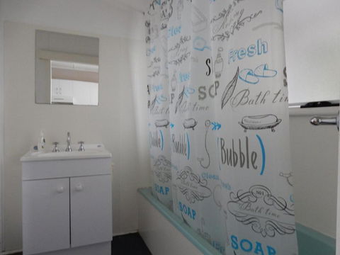 2 / 9 Donlan Rd Delightful Donlan - Grafton Accommodation 2