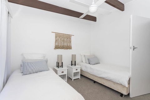 Mollymooks Tee To Sea 19 Buchan Street - Grafton Accommodation 5