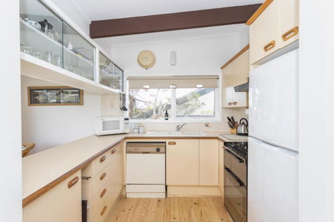 Mollymooks Tee To Sea 19 Buchan Street - Grafton Accommodation 4
