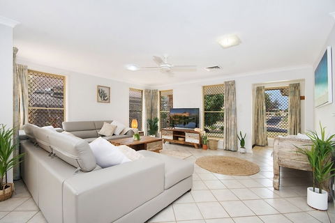 Kailani Beach House - Grafton Accommodation 0