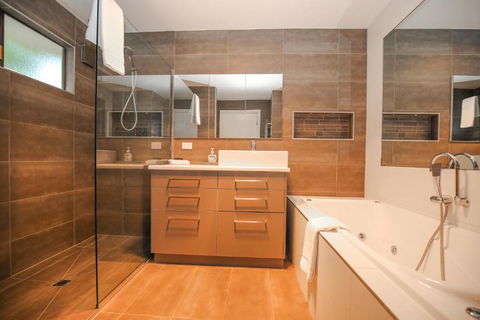 Alderwood - Grafton Accommodation 4