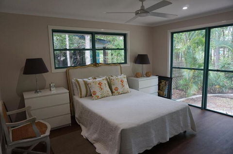 7 Belle Court Rainbow Shores Huge Beach House Ducted Air Con Pets Welcome - Grafton Accommodation 3
