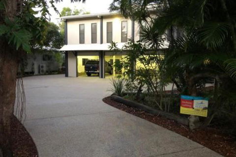 25 Naiad Court Rainbow Shores The Ultimate Beachside Executive Property Air Conditioned - Grafton Accommodation 0